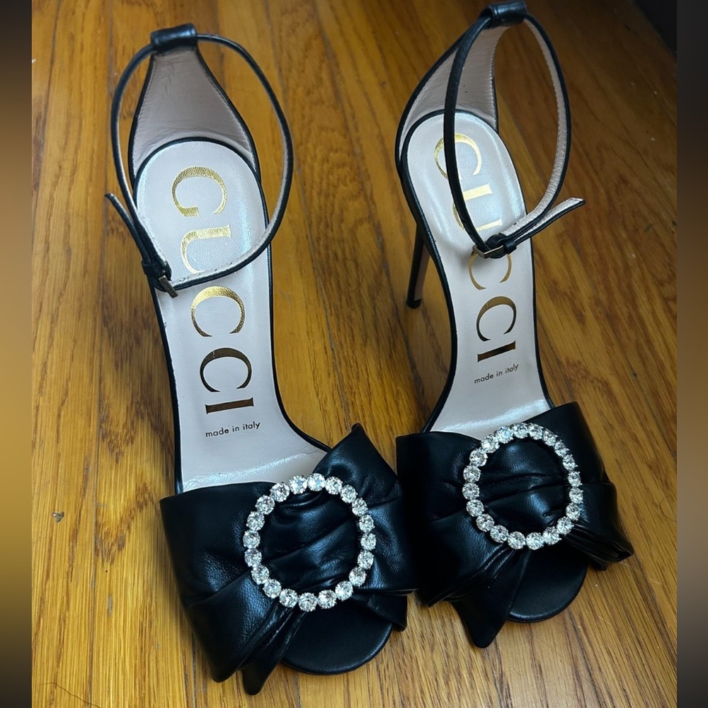 Gucci Ilse Big Bow Crystals Soft Black leather sandals